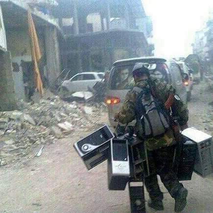 soldier stealing CPUs in Marawi